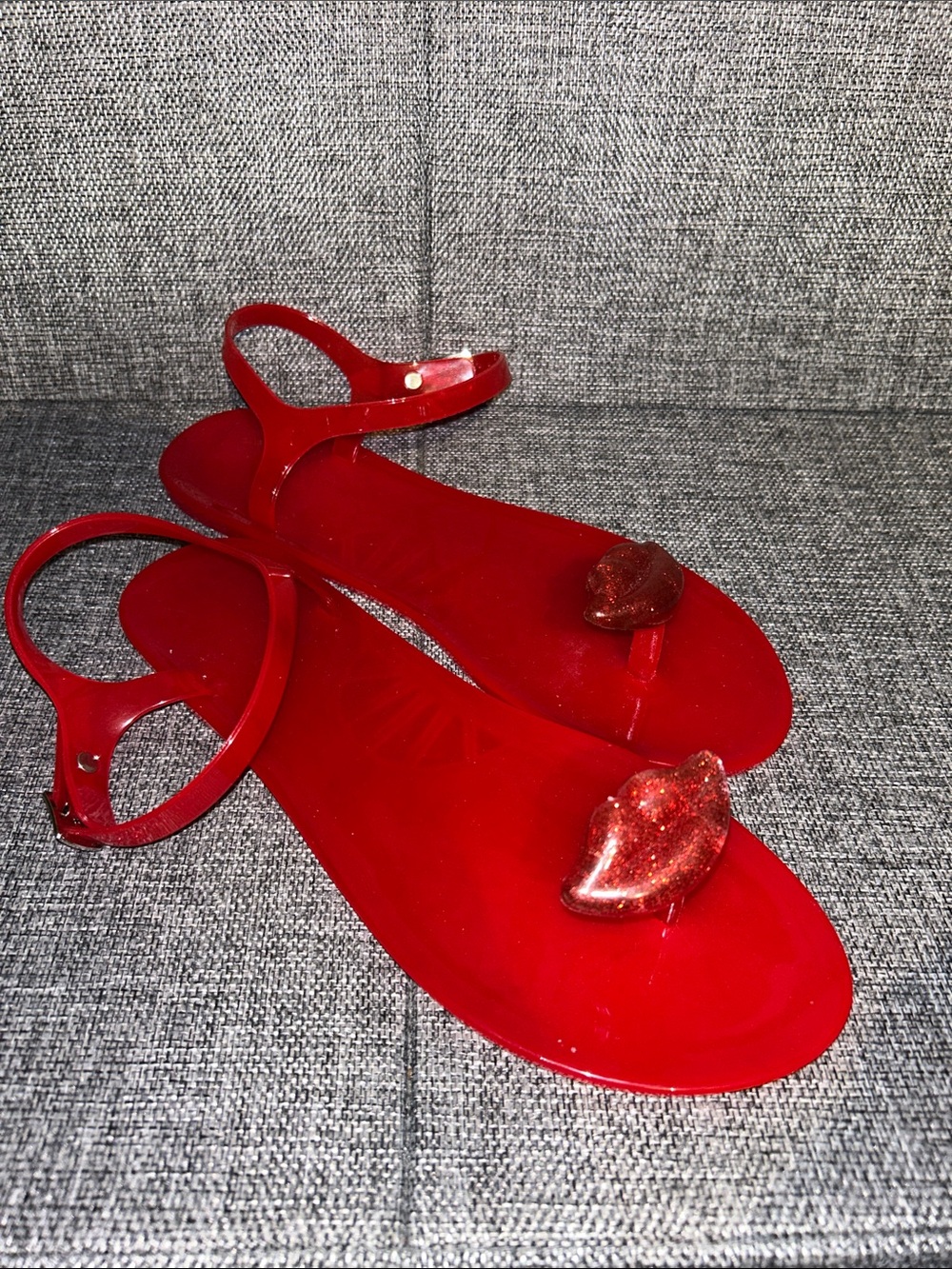 NEW - Red Jelly Lip-Accent Flat Sandals